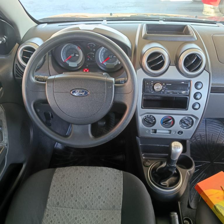 FORD Fiesta Hatch - Foto