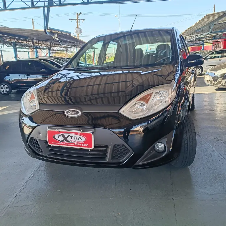 FORD Fiesta Hatch - Foto