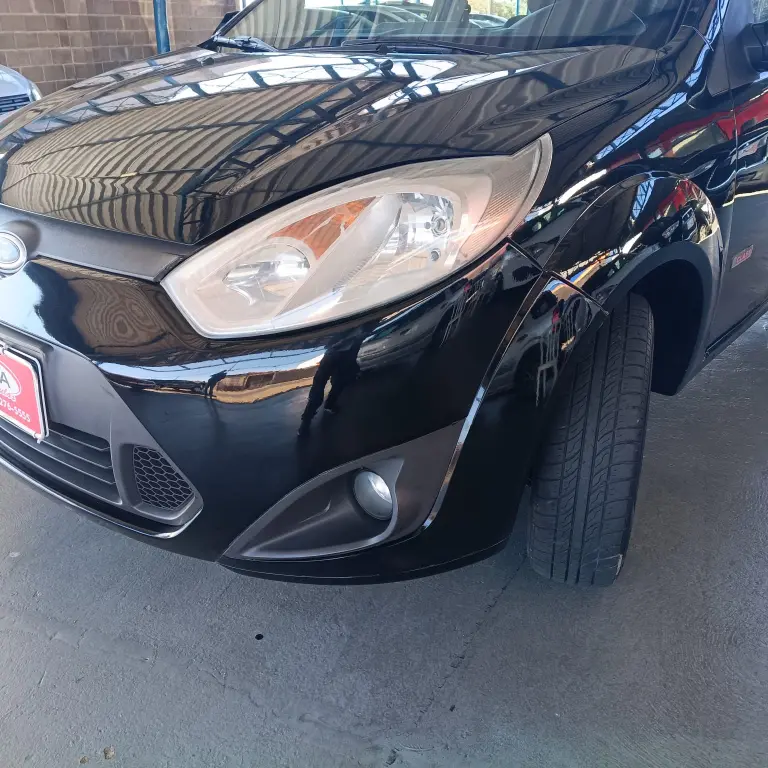 FORD Fiesta Hatch - Foto