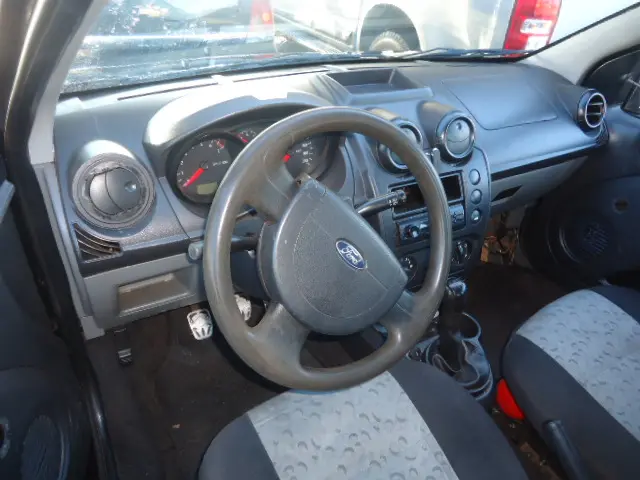 FORD Fiesta Hatch - Foto