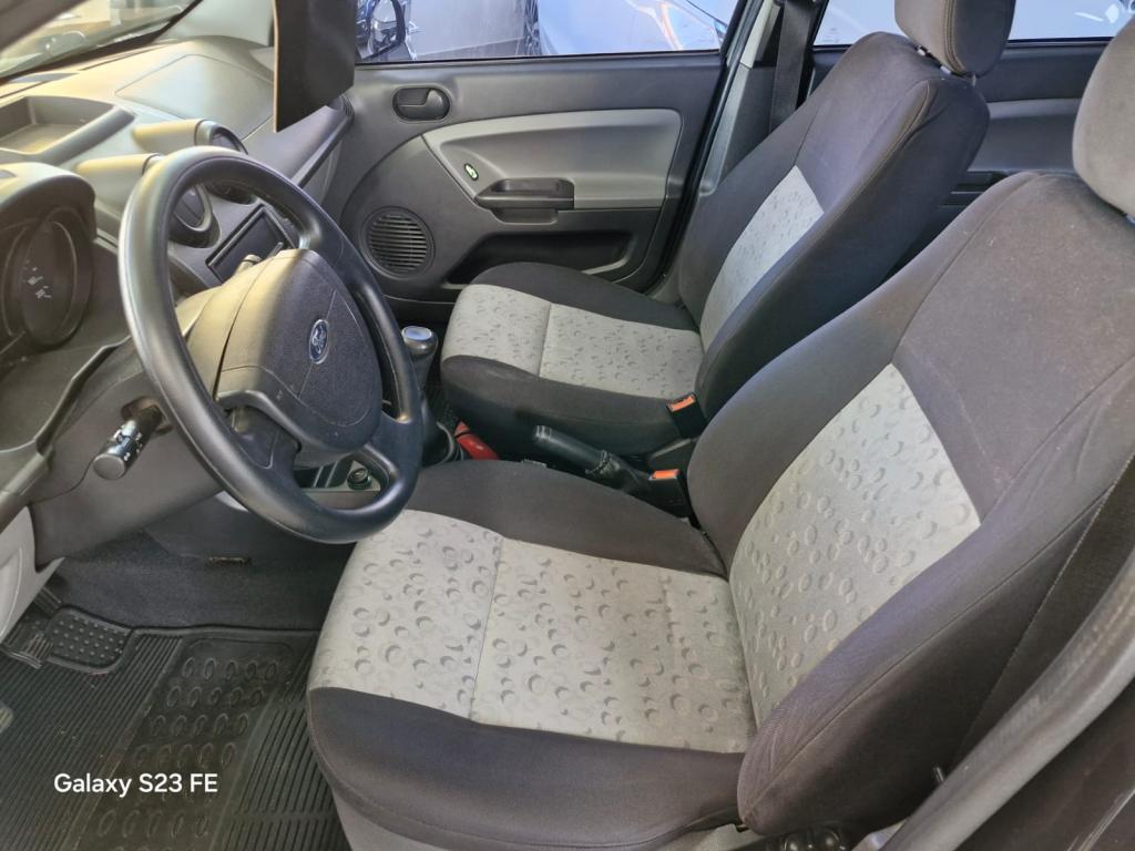 FORD Fiesta Hatch - Foto