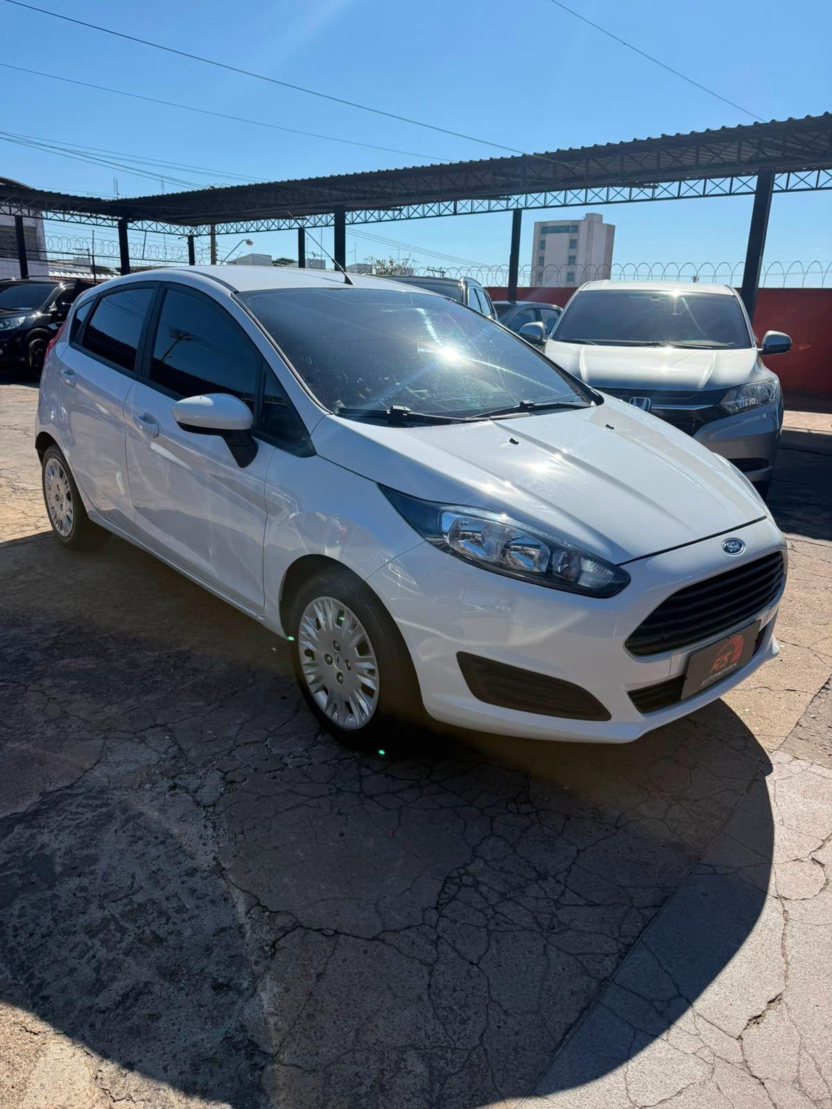FORD Fiesta Hatch - Foto