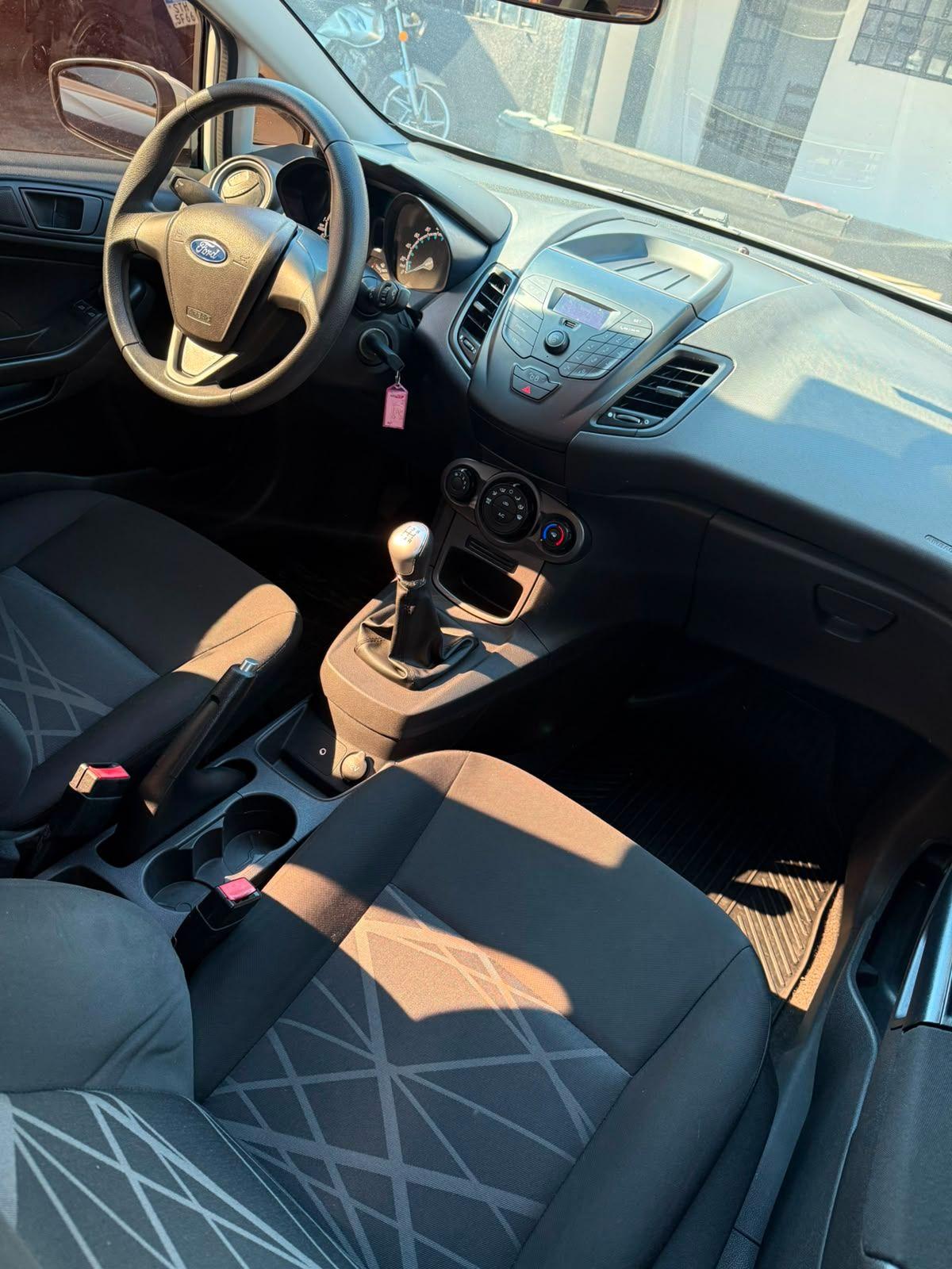 FORD Fiesta Hatch - Foto