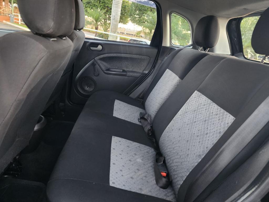 FORD Fiesta Hatch - Foto