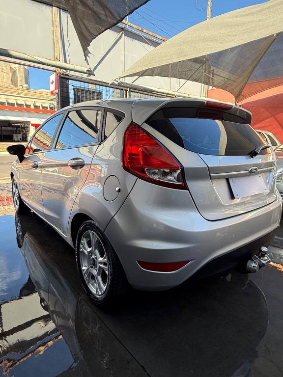FORD Fiesta Hatch - Foto