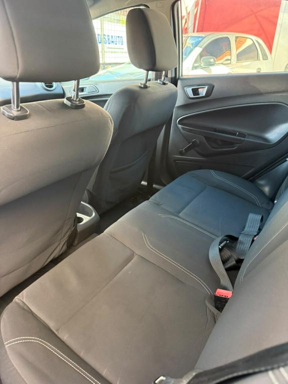 FORD Fiesta Hatch - Foto