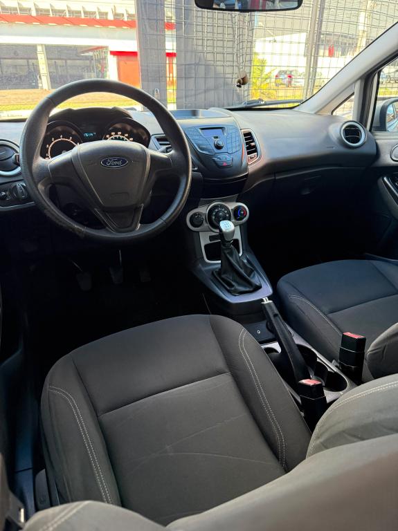 FORD Fiesta Hatch - Foto