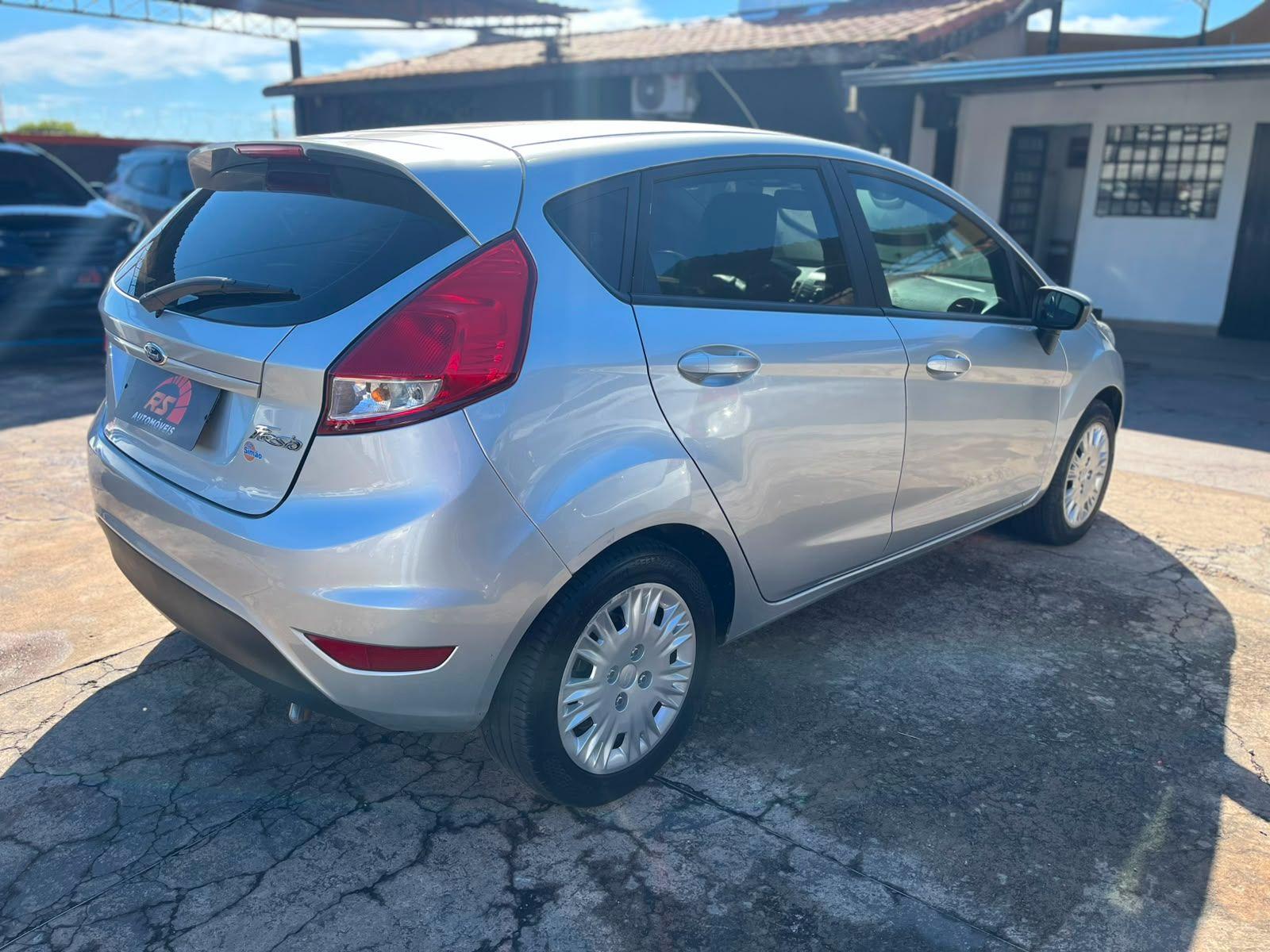 FORD Fiesta Hatch - Foto