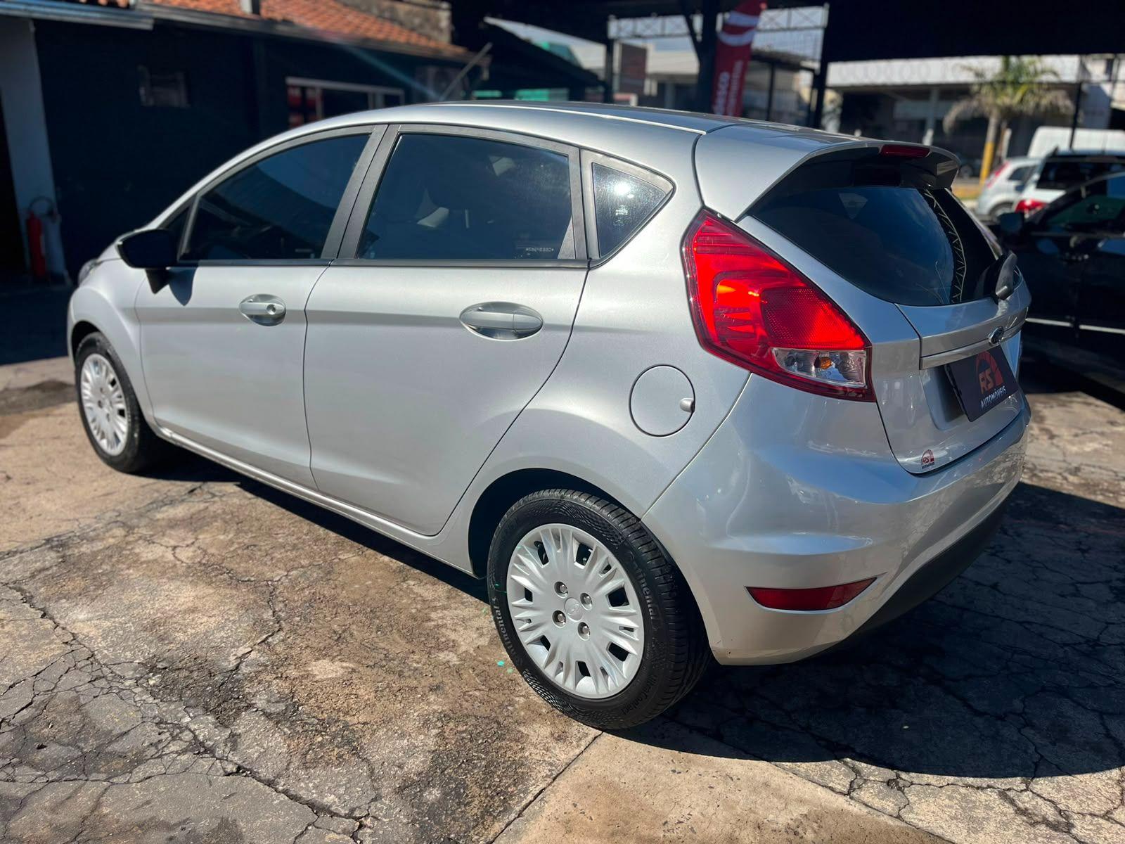 FORD Fiesta Hatch - Foto