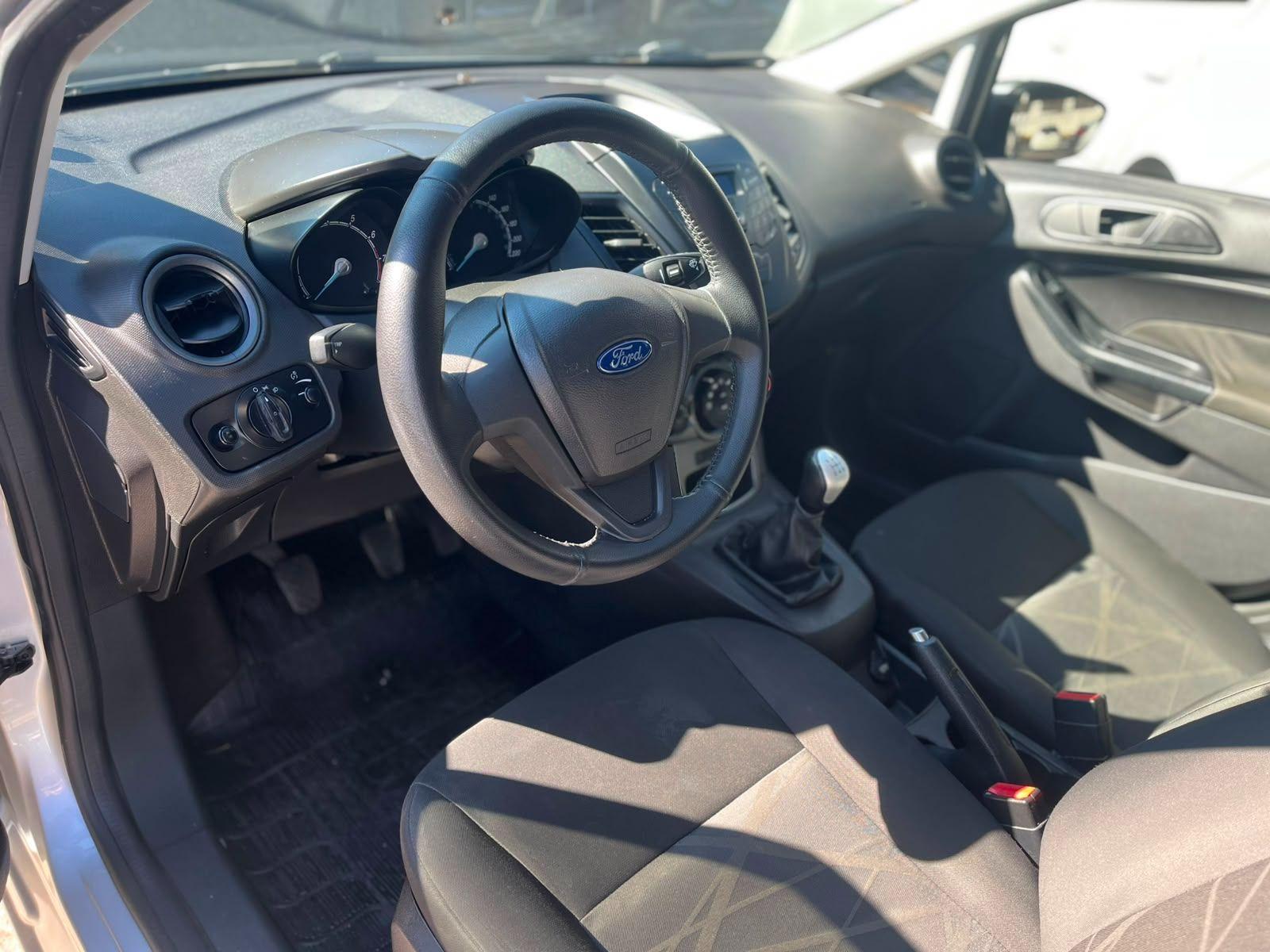 FORD Fiesta Hatch - Foto