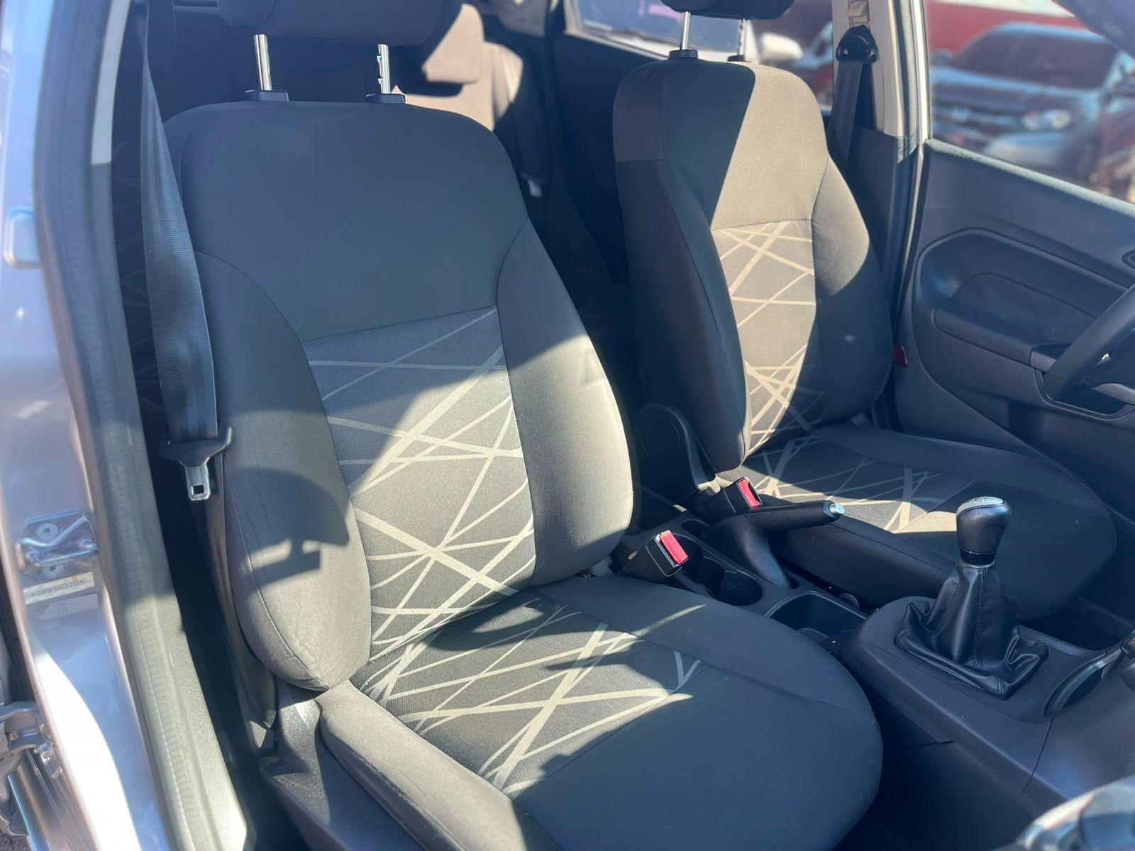 FORD Fiesta Hatch - Foto