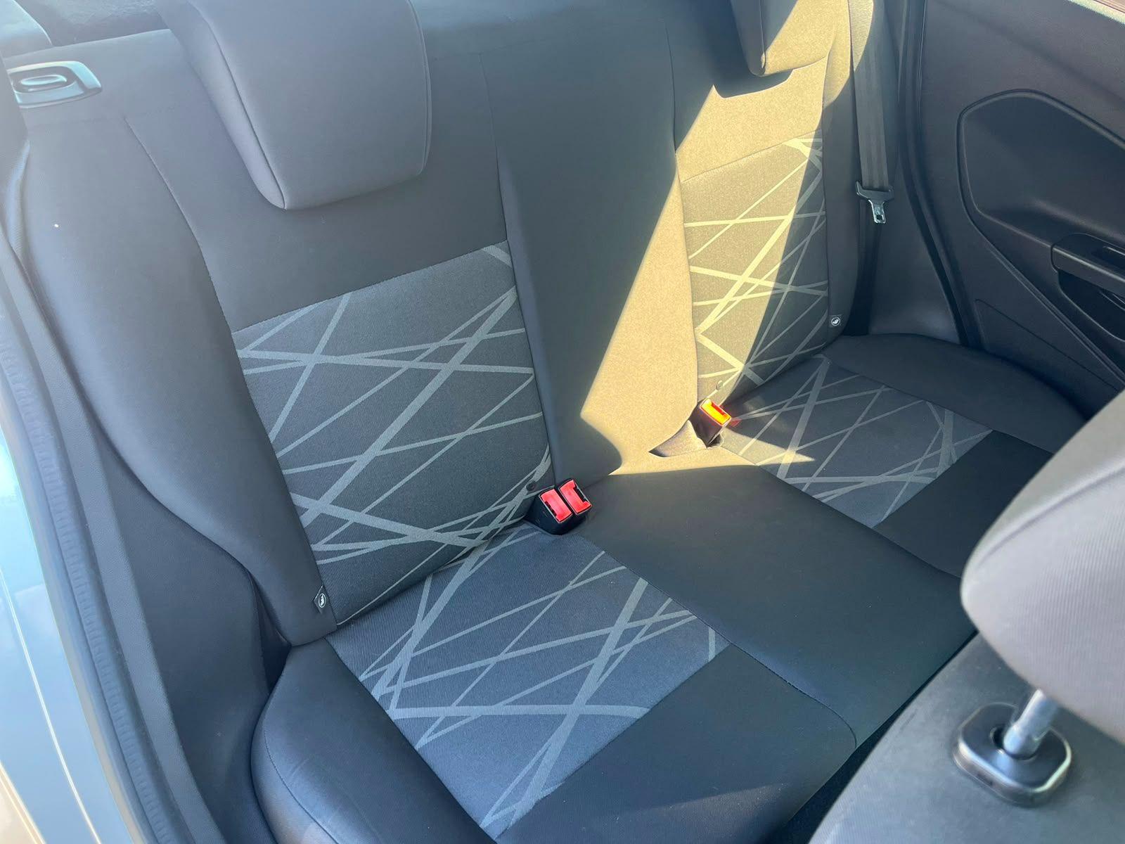 FORD Fiesta Hatch - Foto
