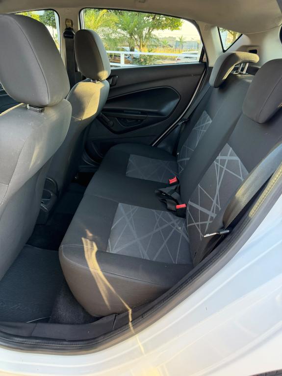 FORD Fiesta Hatch - Foto