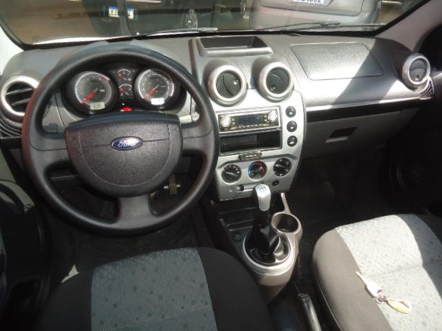 FORD Fiesta Hatch - Foto