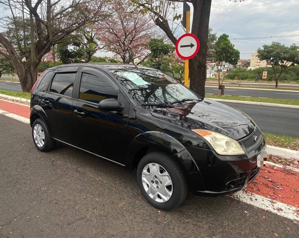 FORD Fiesta Hatch - Foto