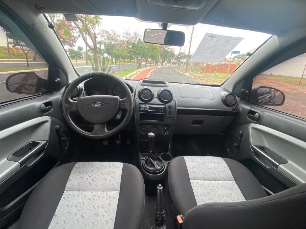 FORD Fiesta Hatch - Foto