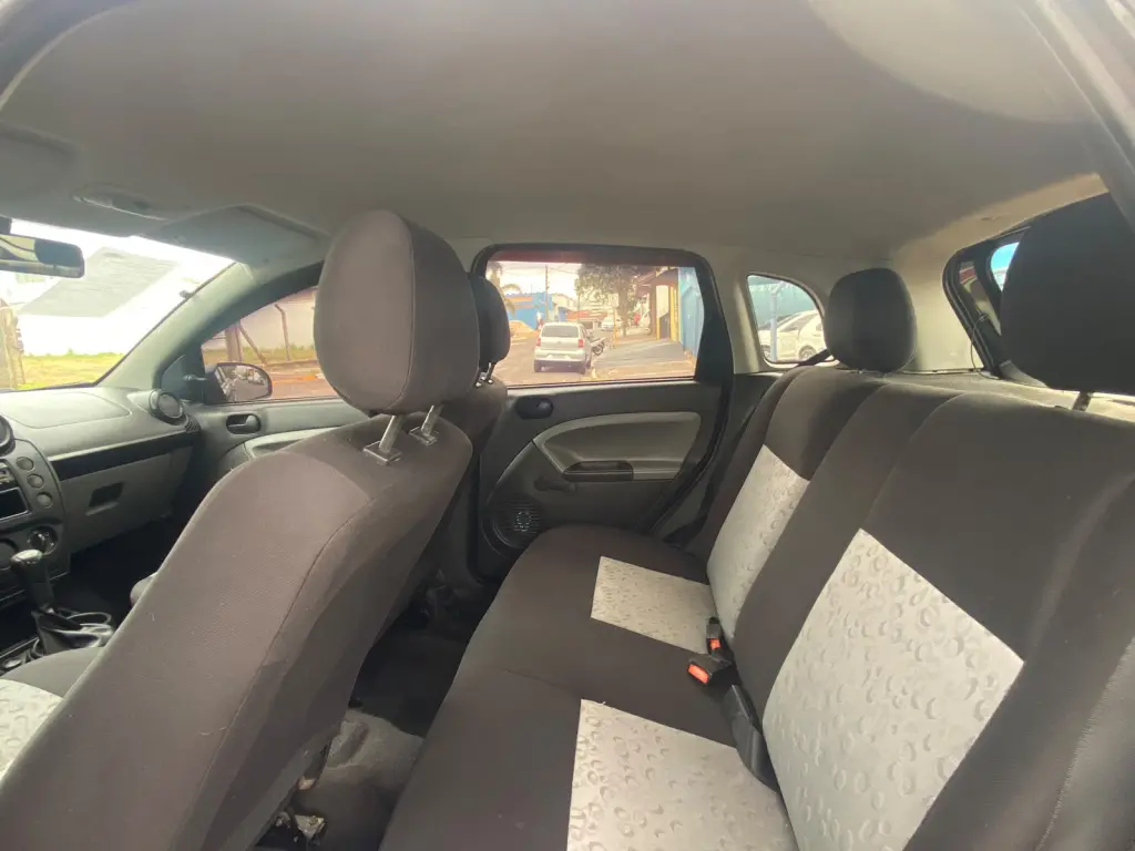 FORD Fiesta Hatch - Foto