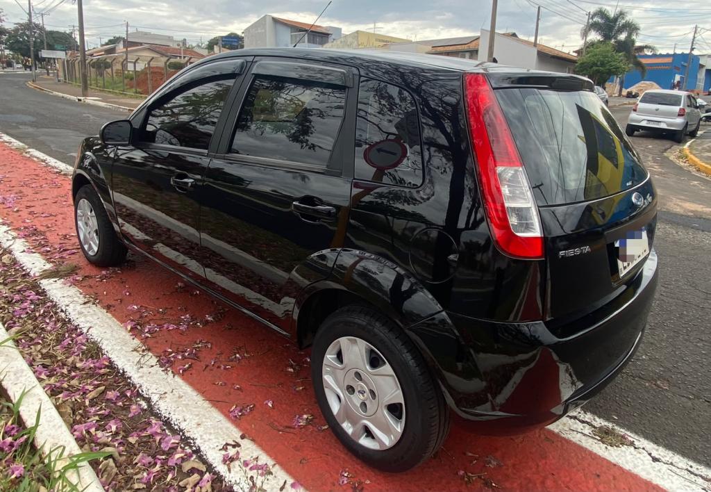 FORD Fiesta Hatch - Foto