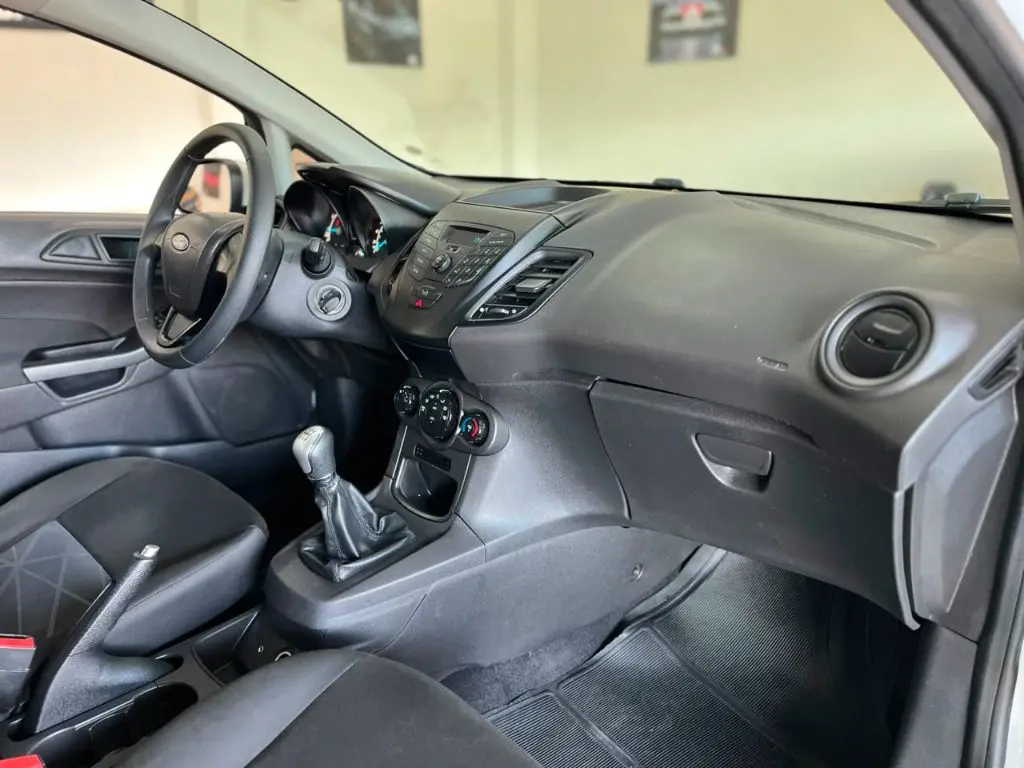 FORD Fiesta Hatch - Foto
