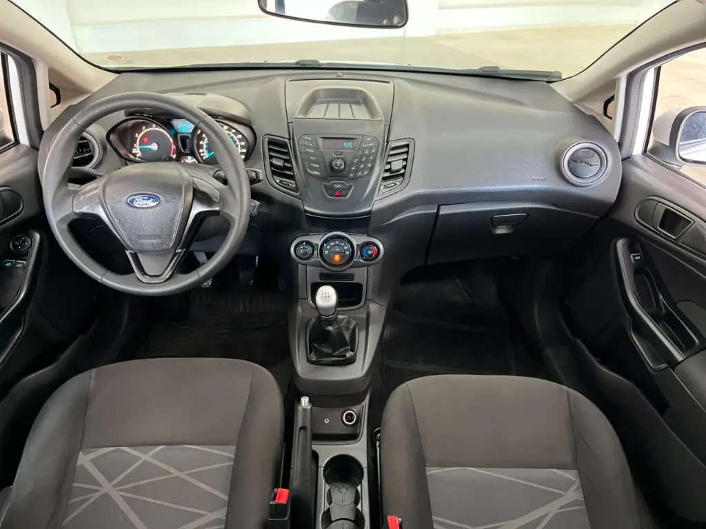 FORD Fiesta Hatch - Foto