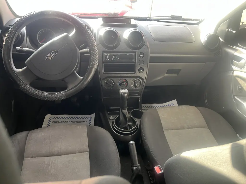 FORD Fiesta Hatch - Foto