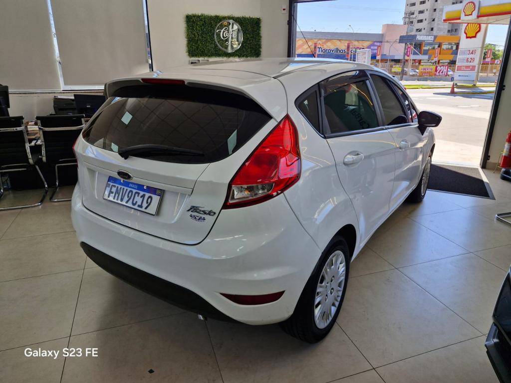 FORD Fiesta Hatch - Foto