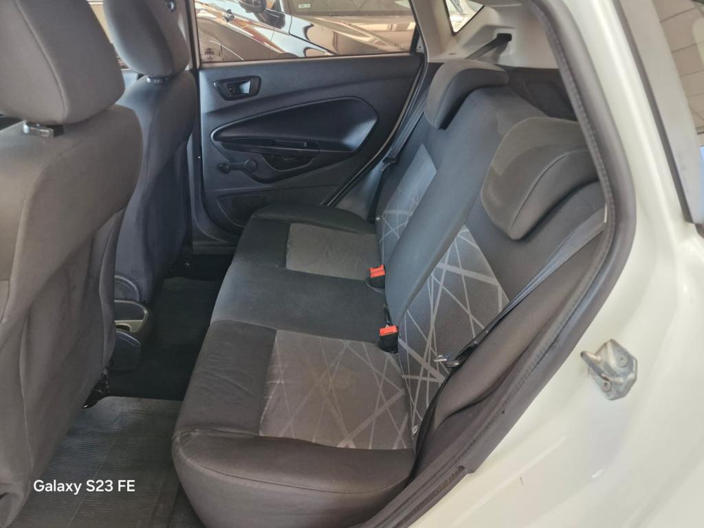 FORD Fiesta Hatch - Foto