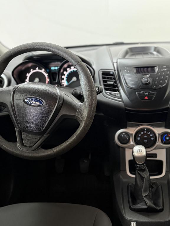 FORD Fiesta Hatch - Foto
