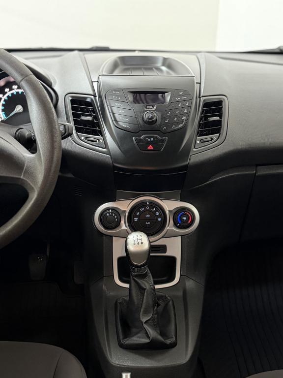 FORD Fiesta Hatch - Foto