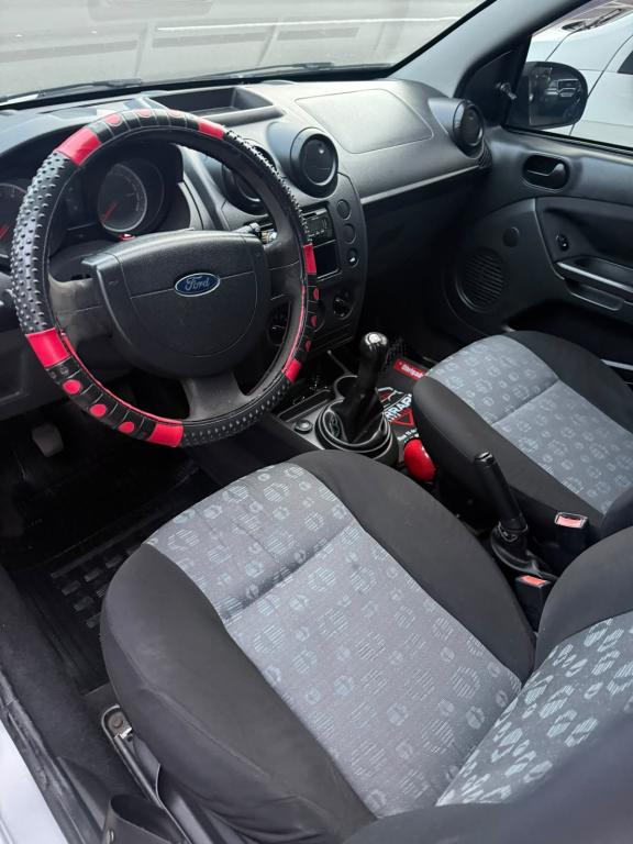 FORD Fiesta Hatch - Foto