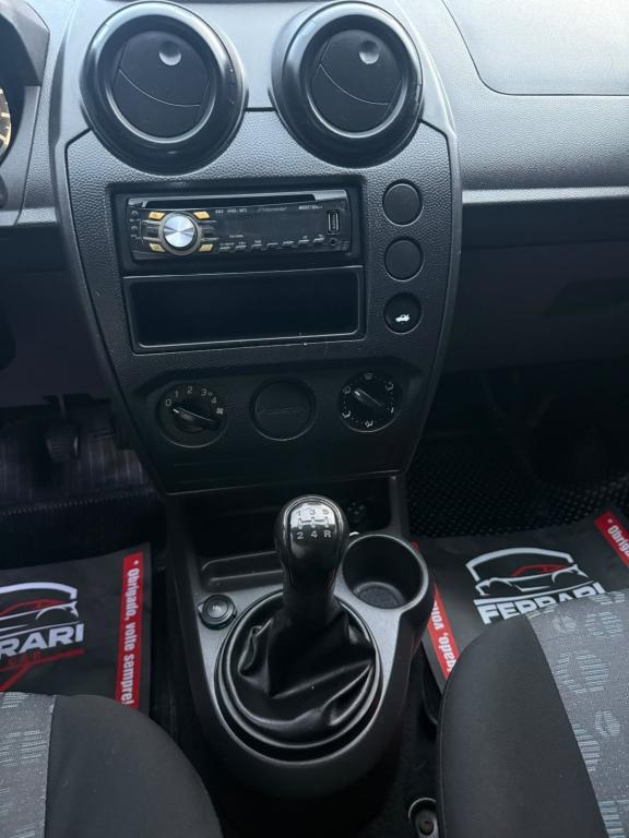 FORD Fiesta Hatch - Foto