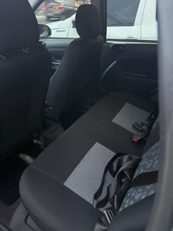 FORD Fiesta Hatch - Foto