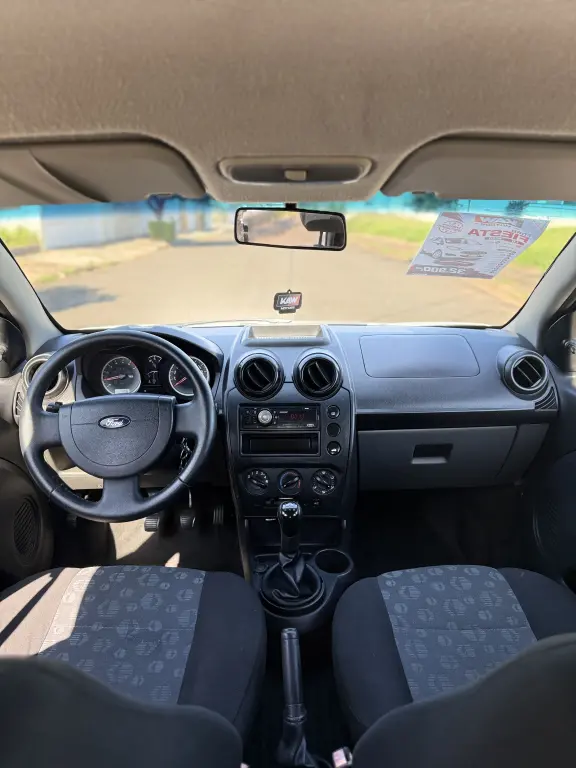 FORD Fiesta Hatch - Foto