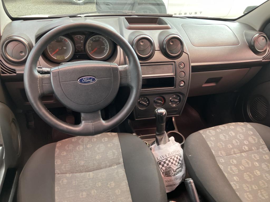FORD Fiesta Hatch - Foto