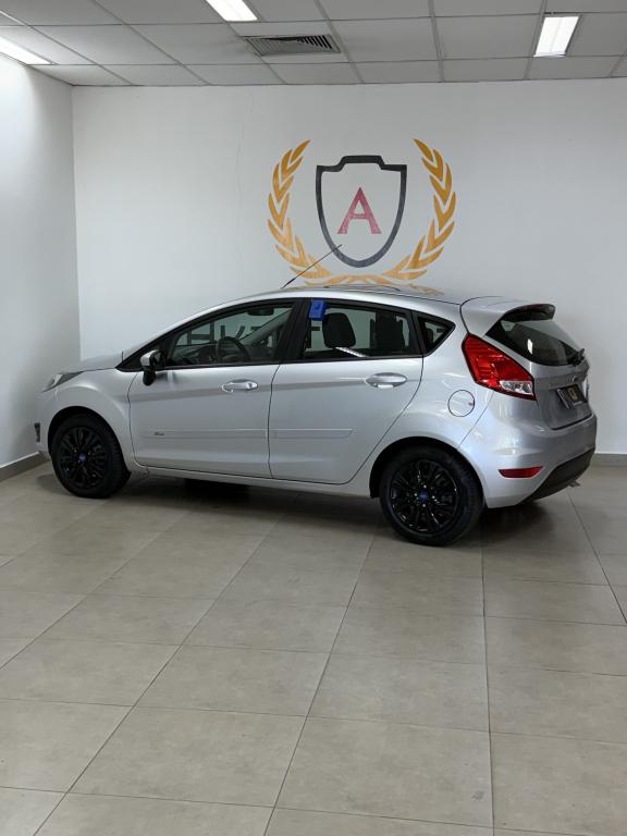 FORD Fiesta Hatch - Foto