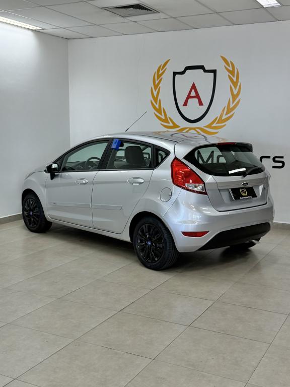FORD Fiesta Hatch - Foto