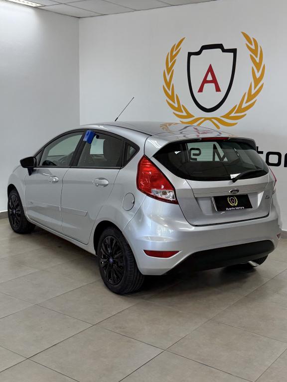 FORD Fiesta Hatch - Foto