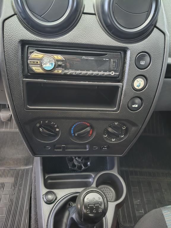 FORD Fiesta Hatch - Foto