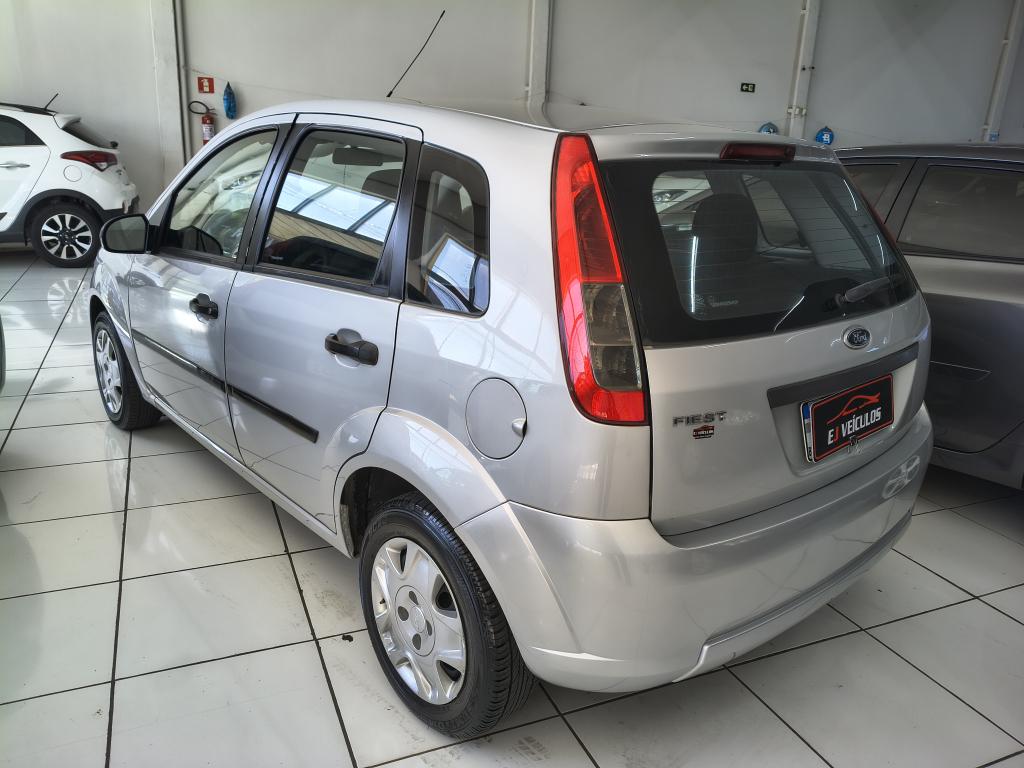 FORD Fiesta Hatch - Foto