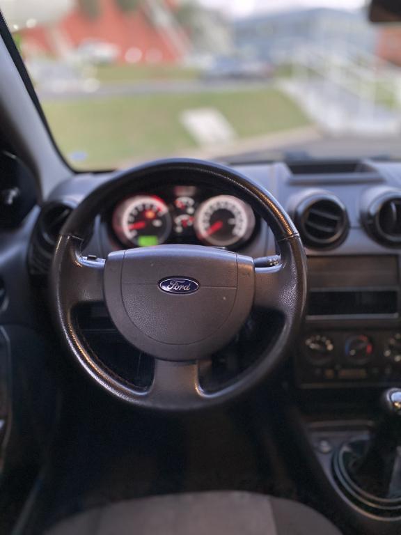 FORD Fiesta Hatch - Foto