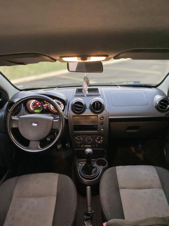 FORD Fiesta Hatch - Foto