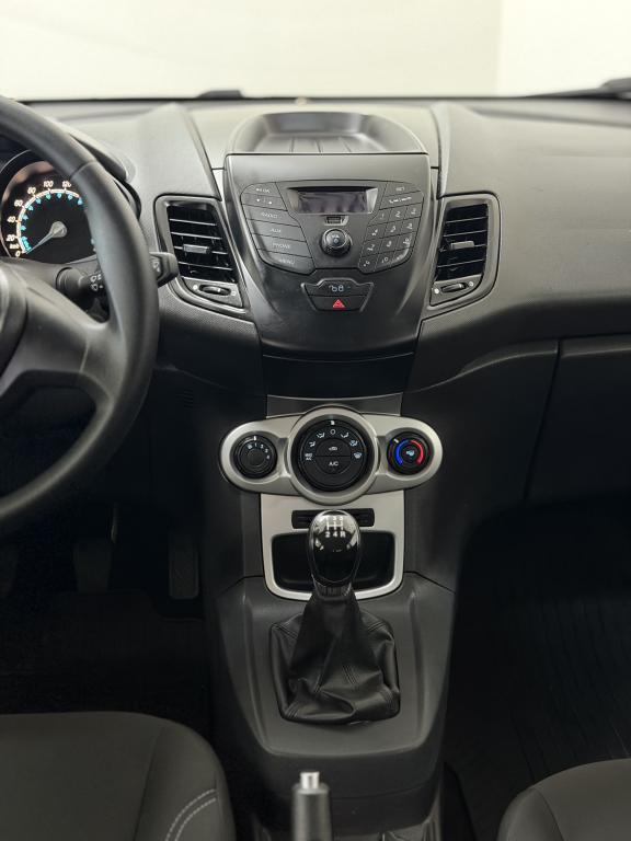 FORD Fiesta Hatch - Foto