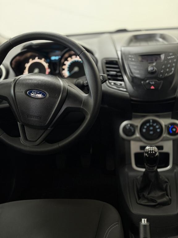 FORD Fiesta Hatch - Foto