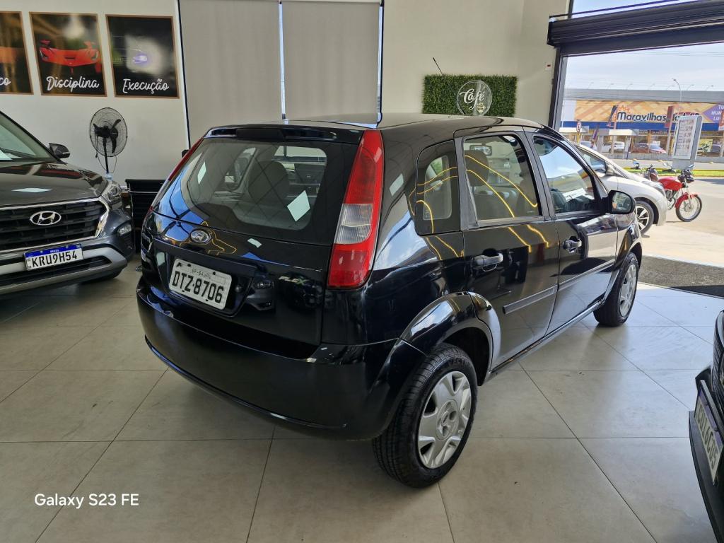 FORD Fiesta Hatch - Foto
