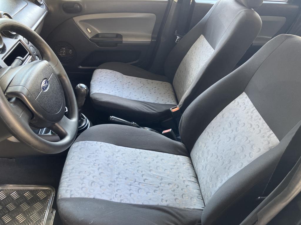 FORD Fiesta Hatch - Foto