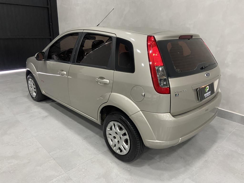 FORD Fiesta Hatch - Foto