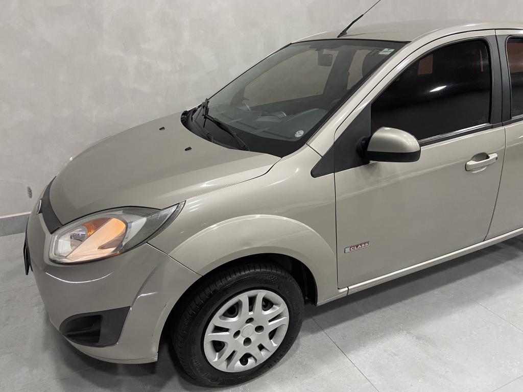 FORD Fiesta Hatch - Foto