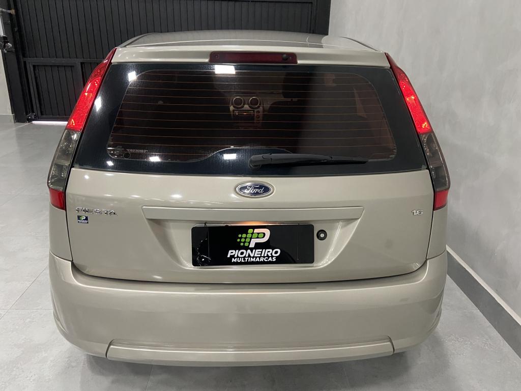 FORD Fiesta Hatch - Foto