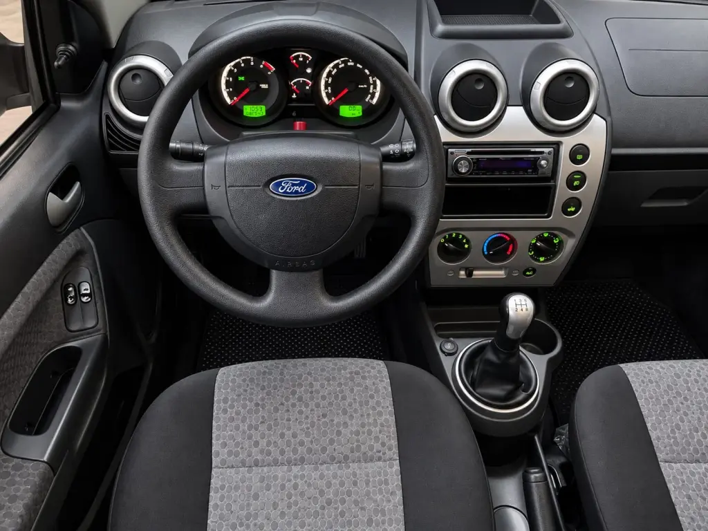 FORD Fiesta Hatch - Foto