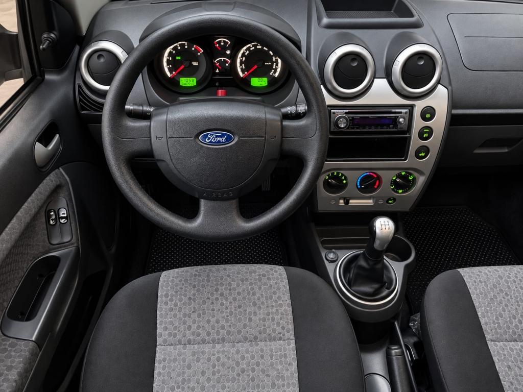 FORD Fiesta Hatch - Foto